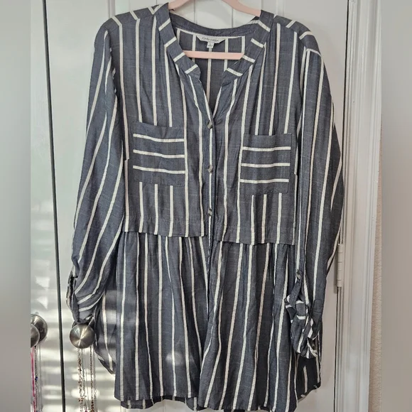 Striped Navy and White Top - Picture 2 of 13